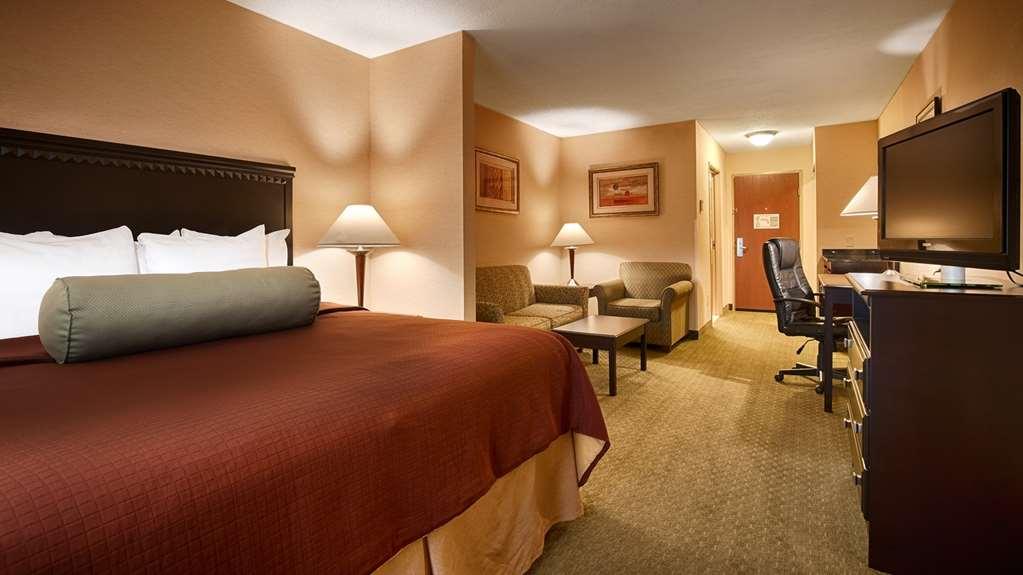 Best Western Plus Victor Inn & Suites Room photo