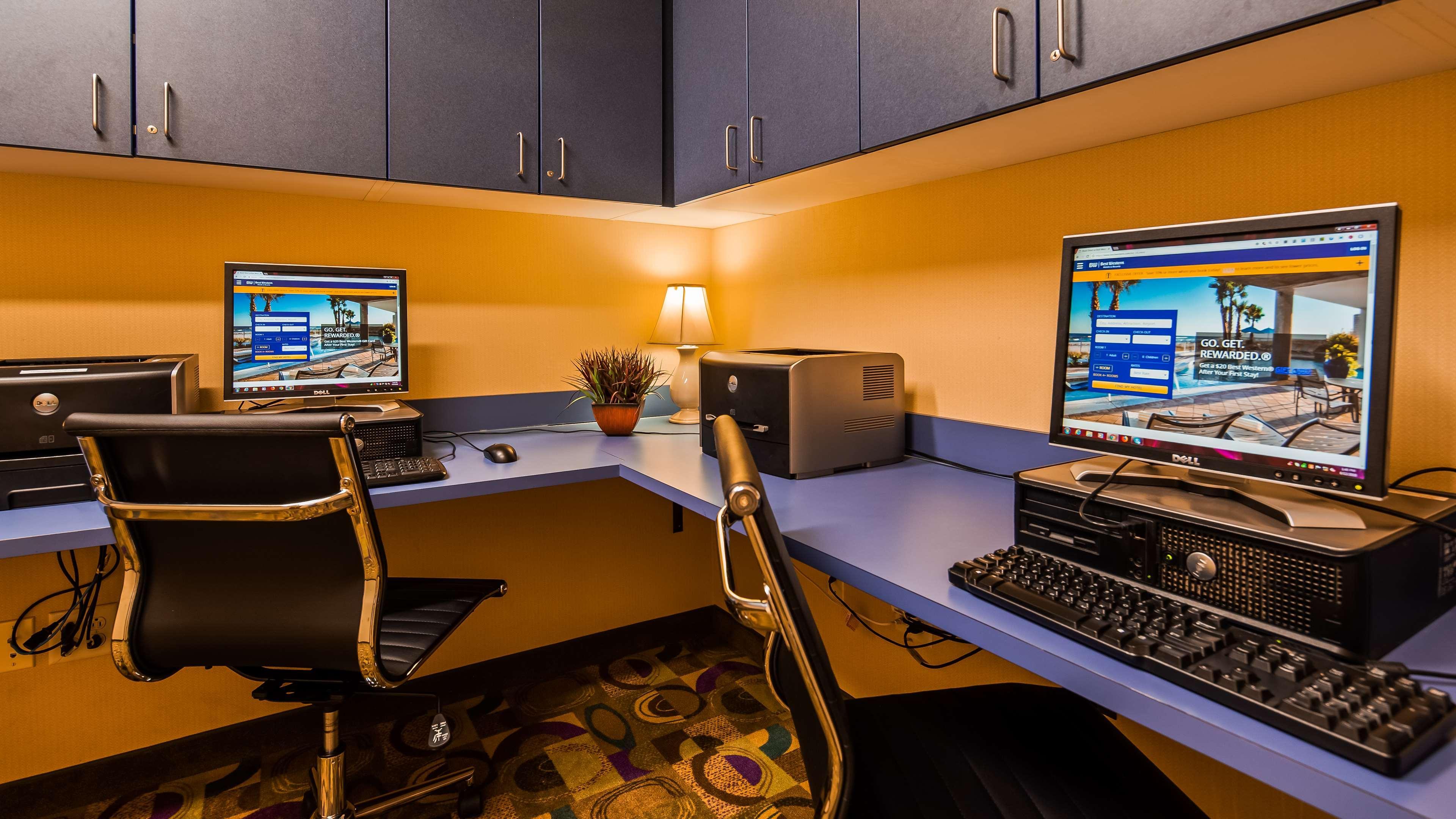 Best Western Plus Victor Inn & Suites Exterior photo