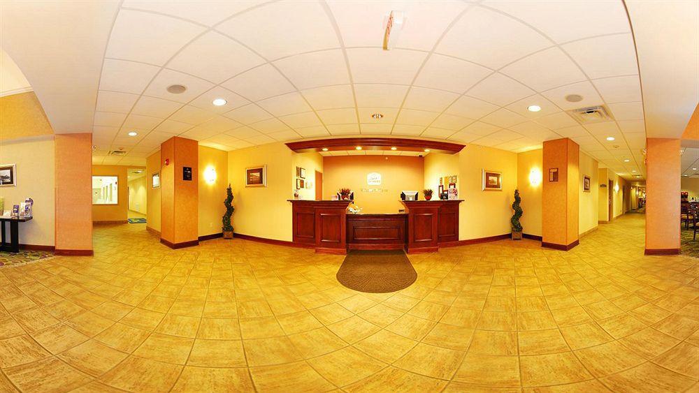 Best Western Plus Victor Inn & Suites Exterior photo