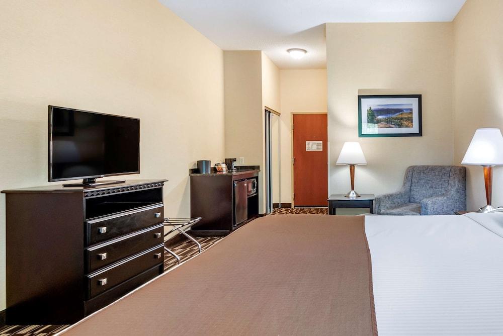 Best Western Plus Victor Inn & Suites Exterior photo
