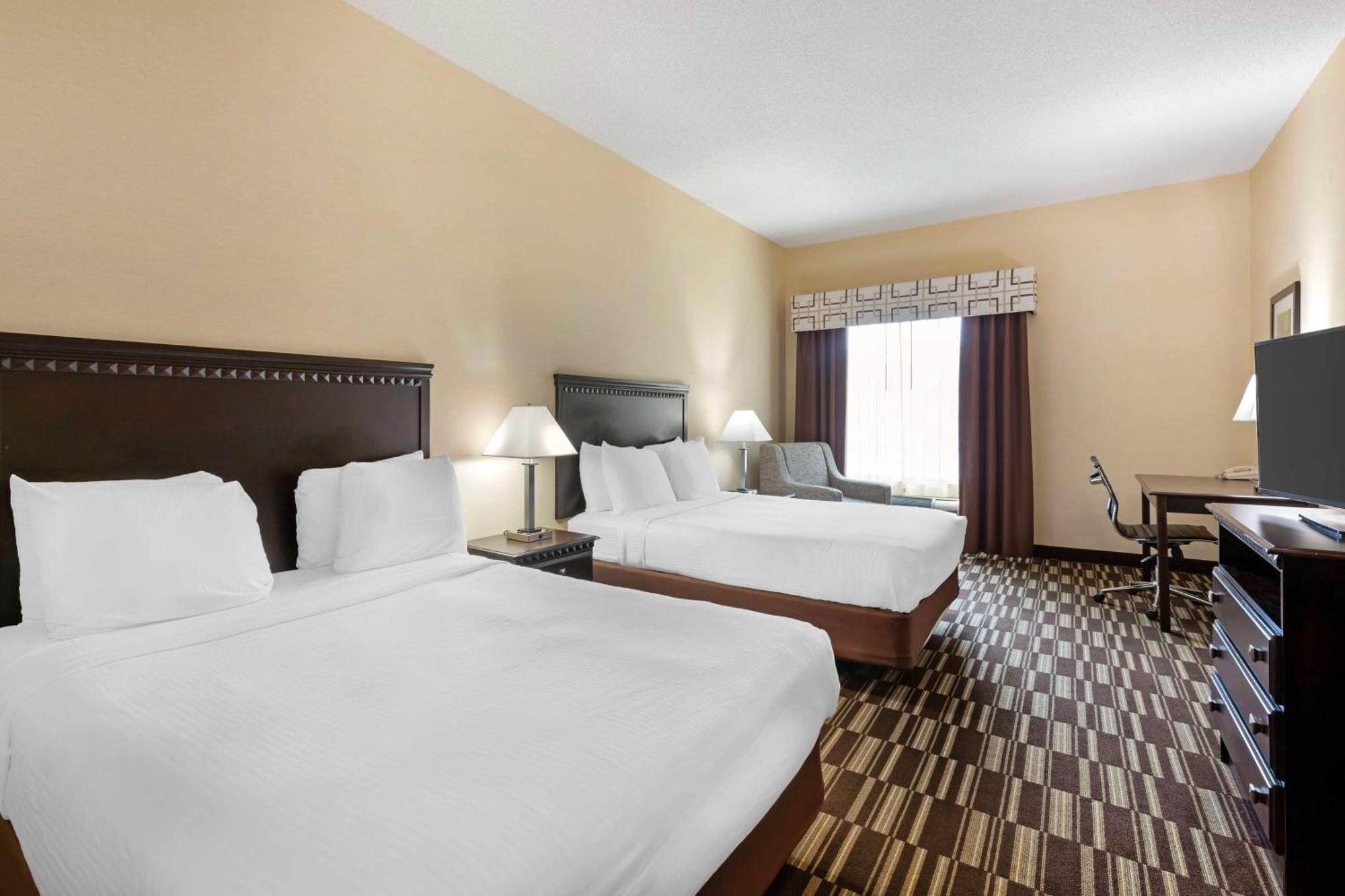 Best Western Plus Victor Inn & Suites Exterior photo