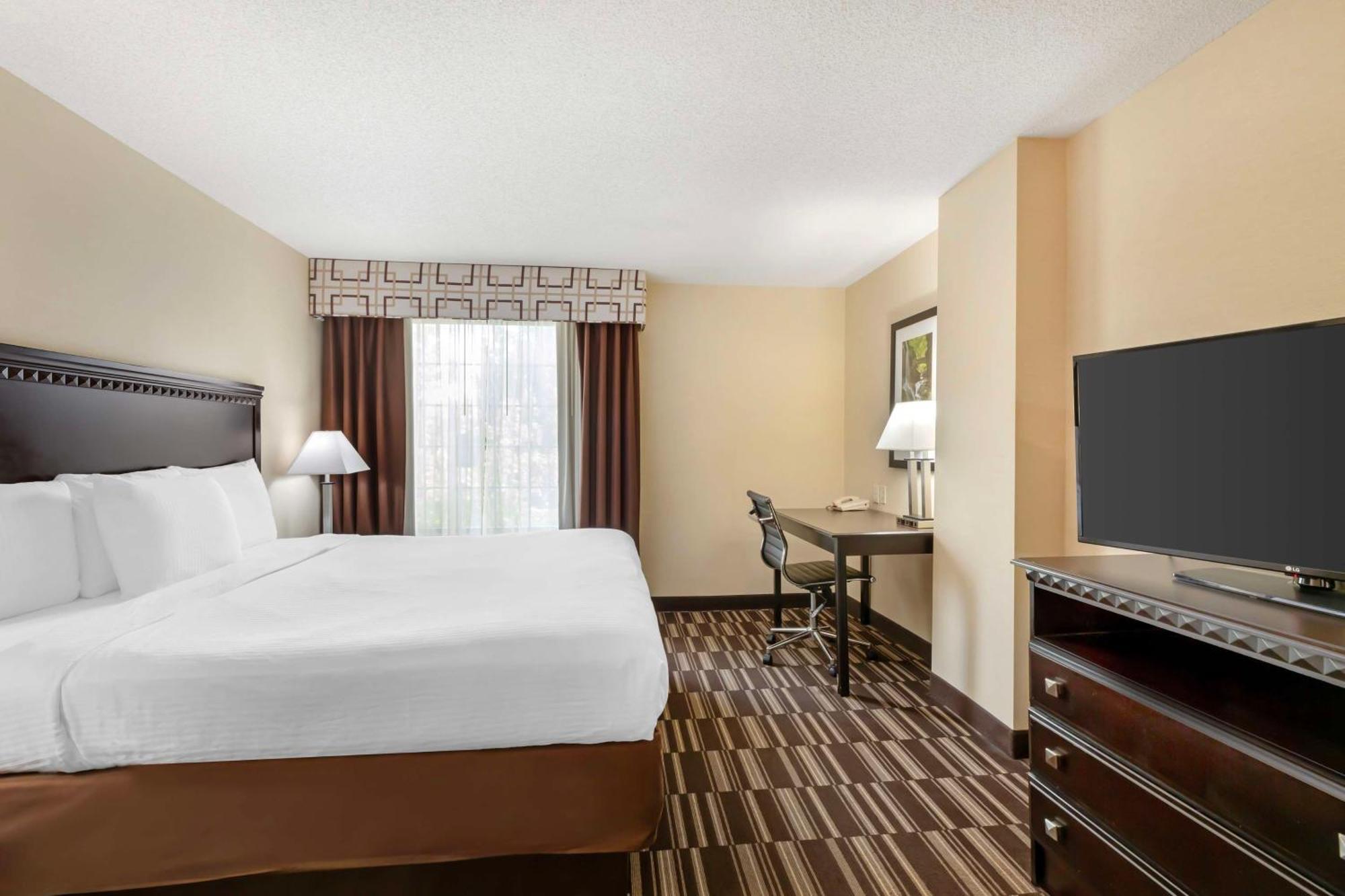 Best Western Plus Victor Inn & Suites Exterior photo