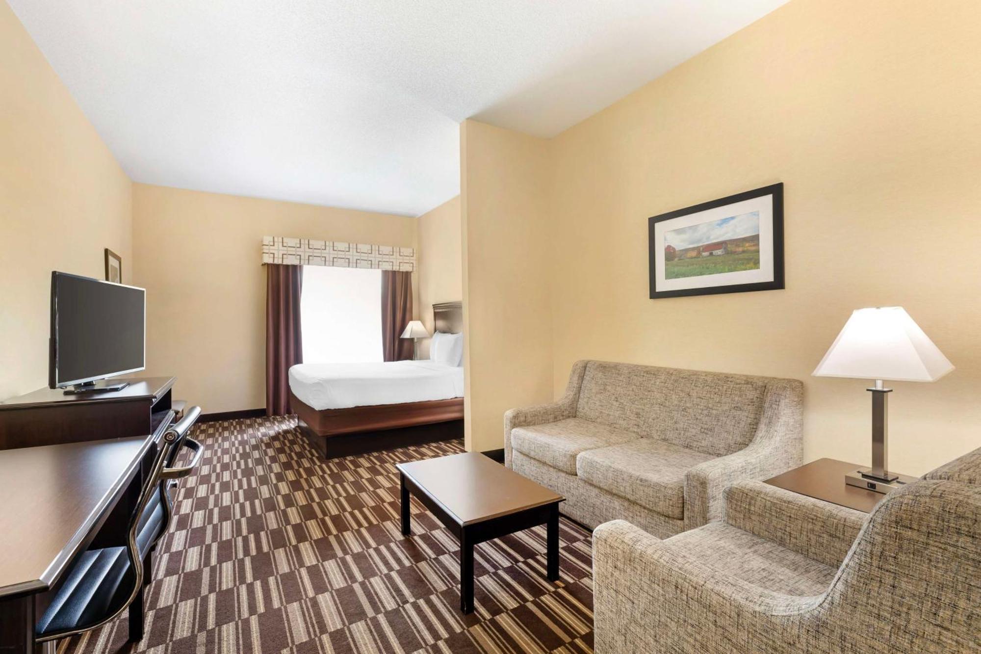 Best Western Plus Victor Inn & Suites Exterior photo