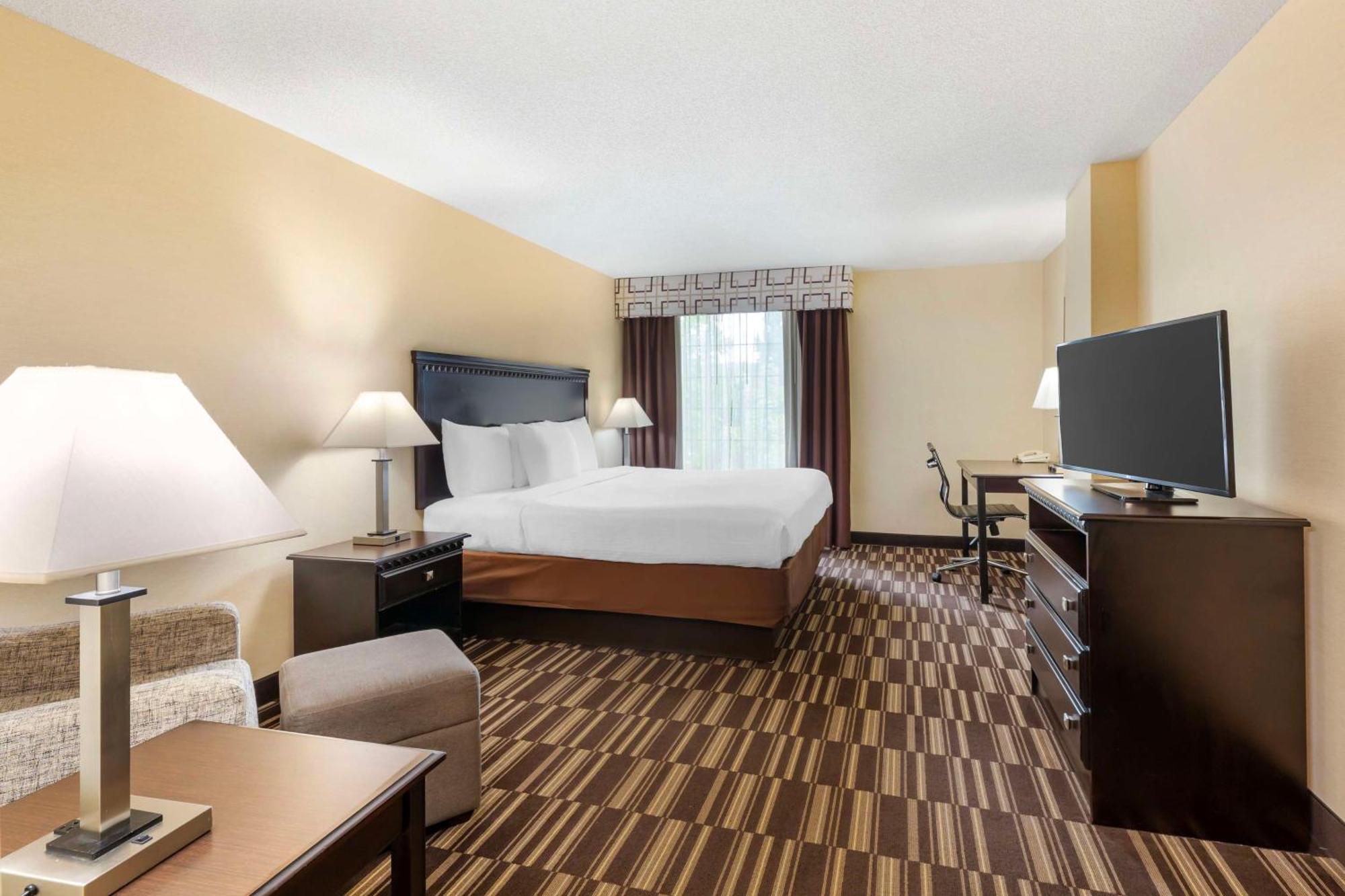 Best Western Plus Victor Inn & Suites Exterior photo